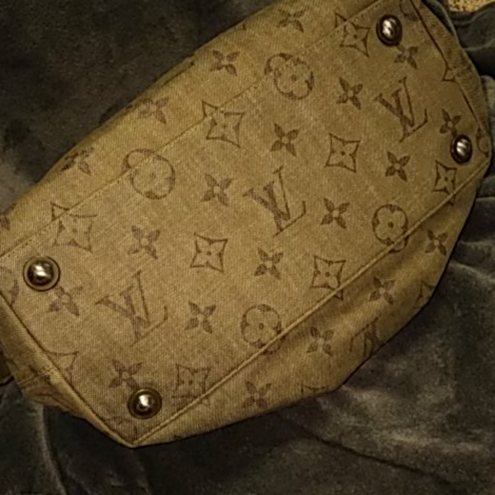 Louis Vuitton Besace Impression Bag - Picture 3 of 7